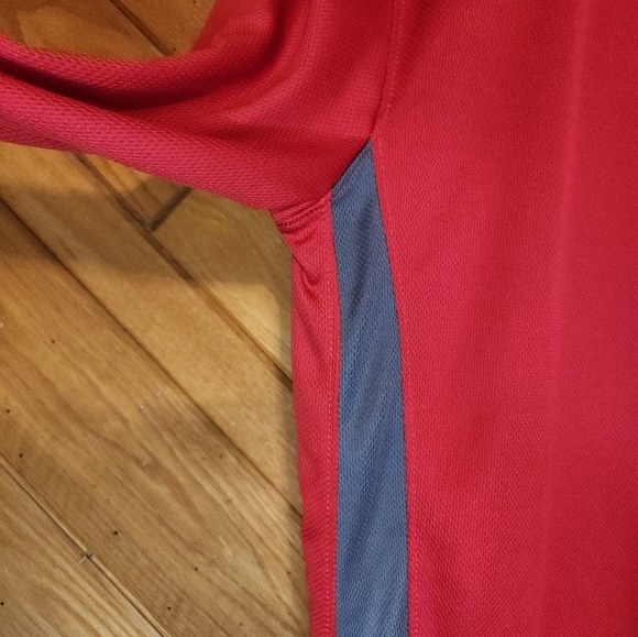 Pulse 150 large red long sleeved athletic shirt - Picture 7 of 13